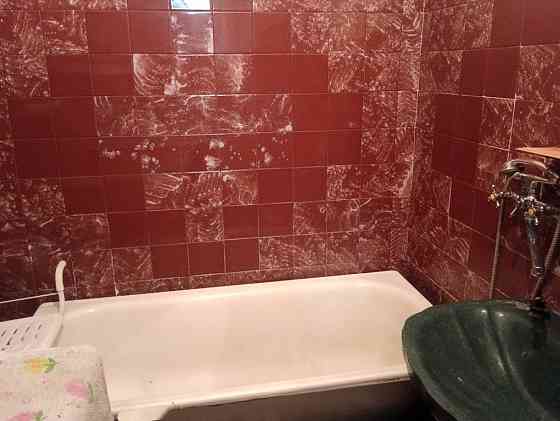 Продаётся 2 к.кв. м-н Азотный. Донецк