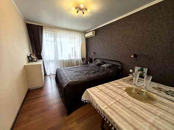 Продажа 4-х комнатной квартиры с новым ремонтом и панорамным видом в Мариуполе Мариуполь