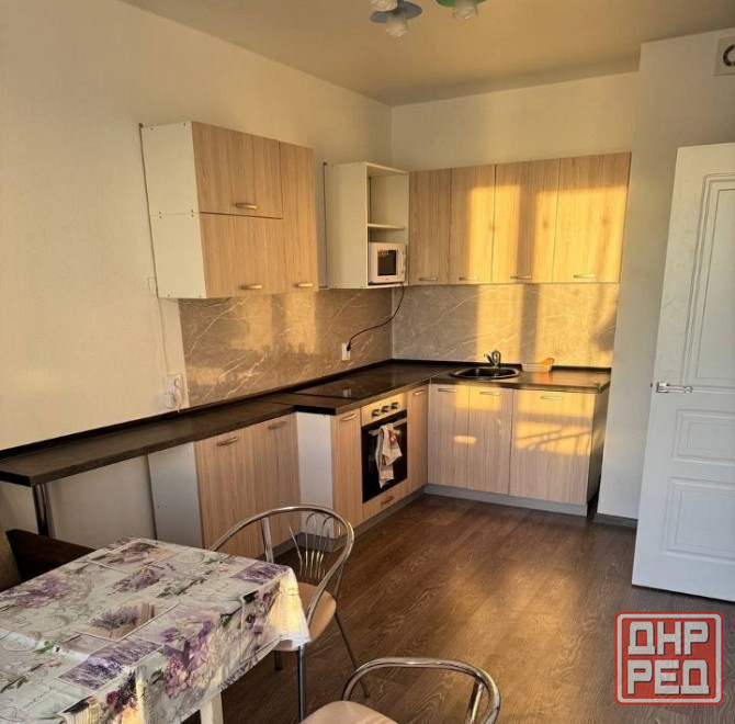 Донбасс Арены, Самый центр Города, в пешей доступности Травматология, Изумруд и Крытый рынок Донецк - изображение 3