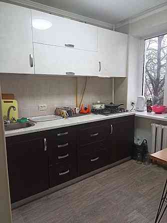 Сдам однокомнатную квартиру с накопительным баком в Калининском районе на Краснофлотской улице Донецк