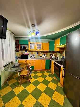 Сдается трехкомнатная квартира в Калининском районе, Дружба ул.Разенкова. Донецк