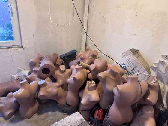 Продам манекены женские Донецк