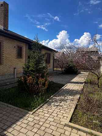 Шикарный дом, отличная планировка, 8 соток в собственности Донецк