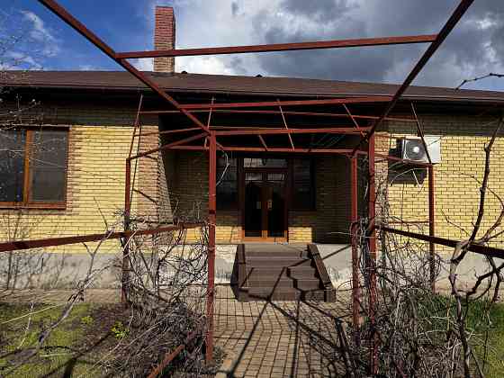 Шикарный дом, отличная планировка, 8 соток в собственности Донецк