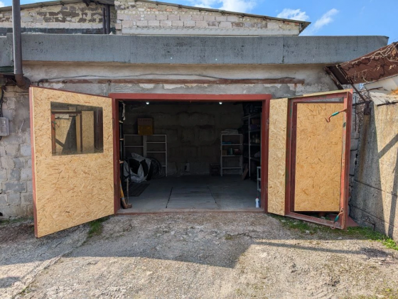 Продается гараж г. Донецк Калининский р-н. Донецк