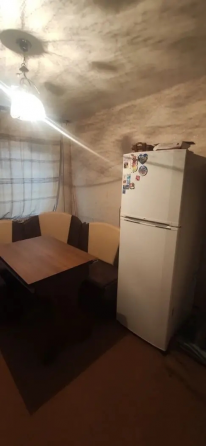 2к кв остановка Шоколад, этаж 1/3, не угловая, цоколь высокий Макеевка