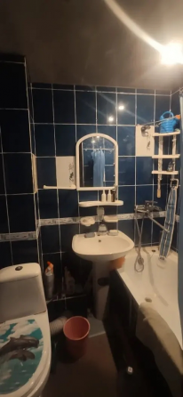 2к кв остановка Шоколад, этаж 1/3, не угловая, цоколь высокий Макеевка