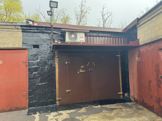 Продам капитальный гараж в Ленинском районе, кооператив Металлург. Донецк