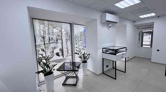 Аренда Магазин 60 м пл.Ленина. Витрины. Ремонт Донецк