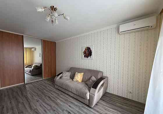 Сдача однокомнатной квартиры 38 квадрата Мариуполь