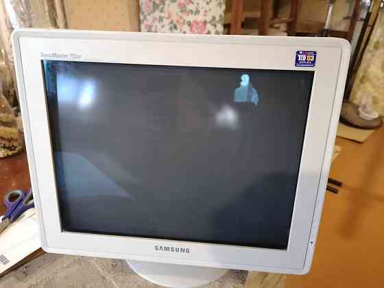 Отдам мониторы Макеевка