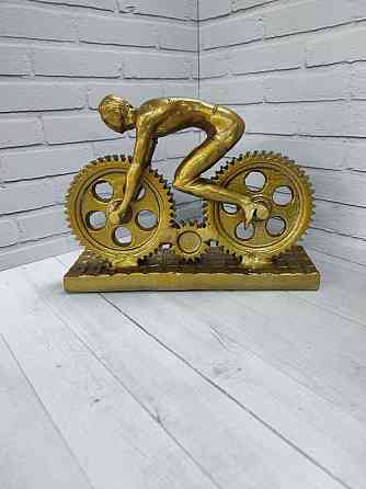 Сувенирная фигура ручной работы "Путь к успеху" 25 см (алюминий) Донецк