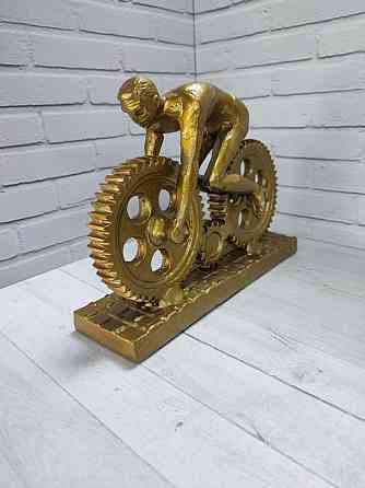 Сувенирная фигура ручной работы "Путь к успеху" 25 см (алюминий) Донецк