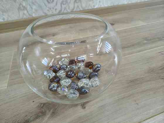 Круглая ваза, прозрачная. Новая Донецк