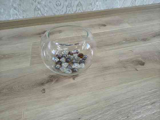 Круглая ваза, прозрачная. Новая Донецк