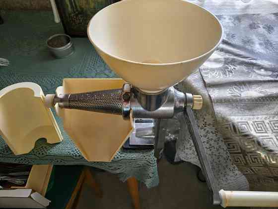 Соковыжималка ручная Струмок. ссср Донецк