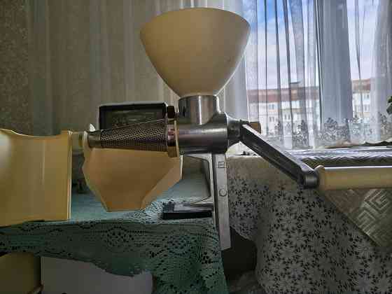 Соковыжималка ручная Струмок. ссср Донецк