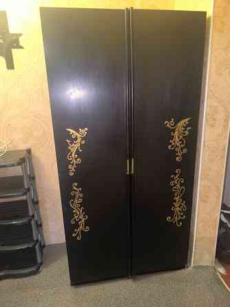 Продам шкаф распашной Донецк