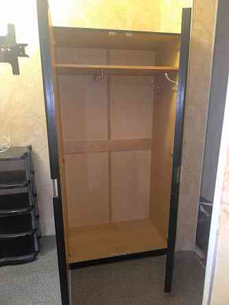 Продам шкаф распашной Донецк