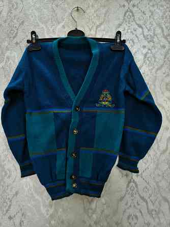 Детский свитер, кофты. р.30. Новые Донецк