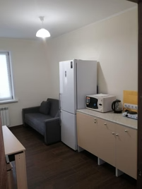 Сдается однокомнатная квартира на 3 этаже, находится в Ворошиловском районе, рядом с Донбасс ареной Донецк