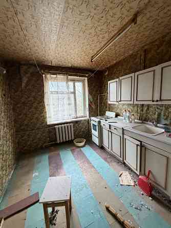 Продам 3 комнатную квартиру на Бирюзова Донецк