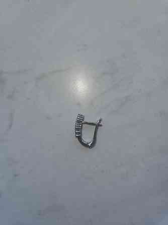 Сережка из белого золота ( 1 шт) Донецк