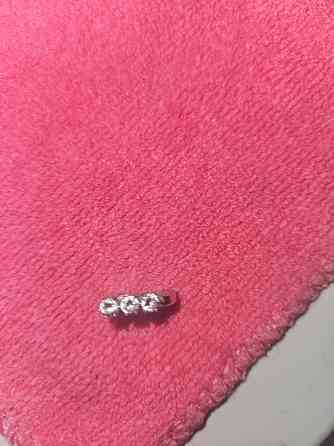 Сережка из белого золота ( 1 шт) Донецк