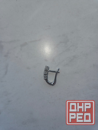 Сережка из белого золота ( 1 шт) Донецк - изображение 2