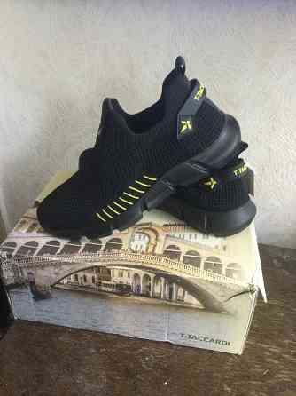 Кроссовки Донецк