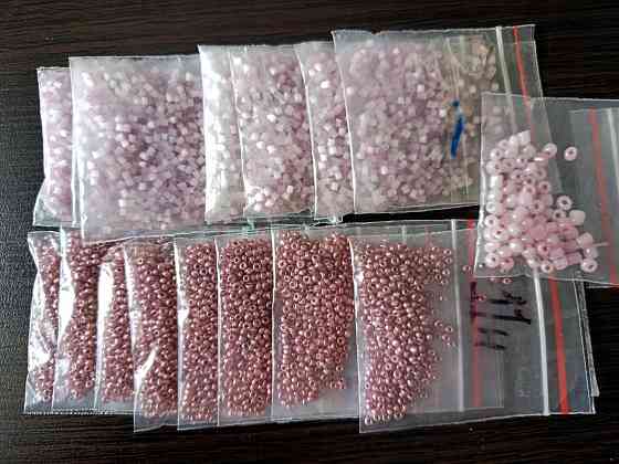 Бисер и клеевые стразы. Донецк