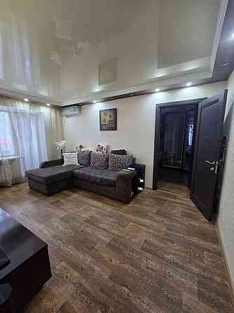 Отличная 2к изумруд Университская Донецк