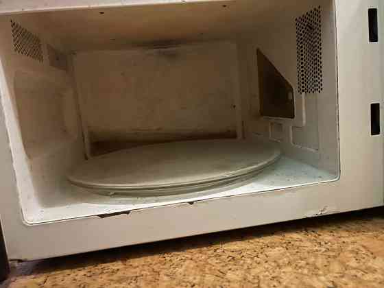 Продам микроволновку на запчасти или под восстановление Макеевка