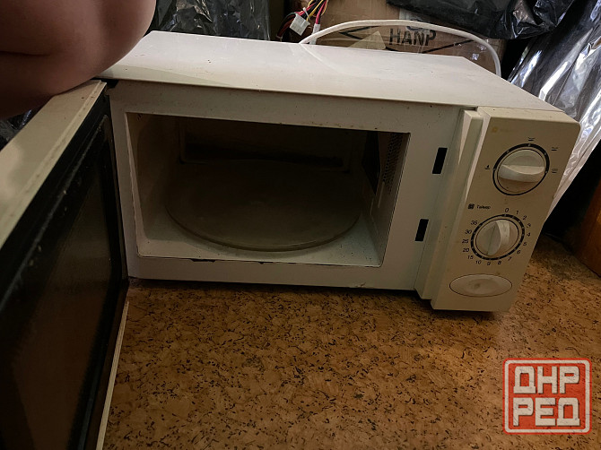 Продам микроволновку на запчасти или под восстановление Макеевка - изображение 3