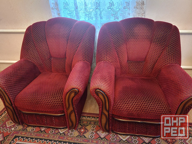 Продается мягкая мебель (комплект: диван + два кресла) Донецк - изображение 1