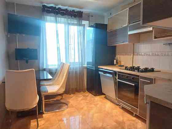 Сдается 3-комнатная квартира Цветочный м-н, Будённовский р-н, г. Донецк Донецк