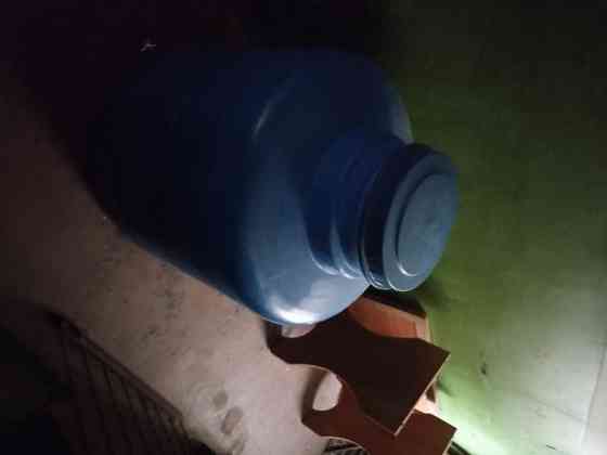 Продам бочку 300 лит , с краном . Донецк