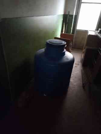 Продам бочку 300 лит , с краном . Донецк