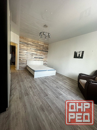 Сдается стильная крупногабаритная однокомнатная квартира в Ворошиловском районе на ул. Университетс Донецк - изображение 1