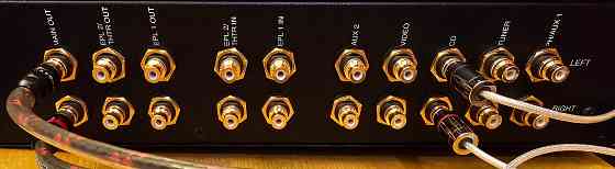 Hi-end транзисторный пред с ламповым звучанием Conrad-Johnson Premier 18LS усилитель предварительный Донецк