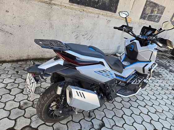 Макси скутер ZONTES 368 G. Торез