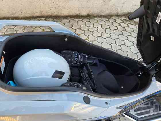 Макси скутер ZONTES 368 G. Торез