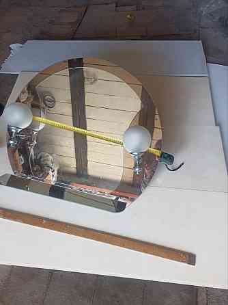 Зеркало в ванную комнату с полочкой и с двумя светильниками Макеевка