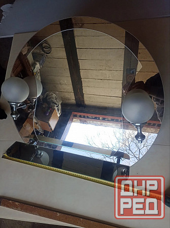 Зеркало в ванную комнату с полочкой и с двумя светильниками Макеевка - изображение 4