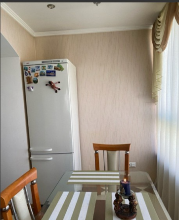 продажа, крупно габаритная 4к кв. на розы люксембург Донецк