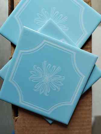 Плитка керамическая глянцевая 15х15 см. Донецк