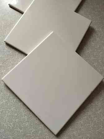 Плитка керамическая глянцевая 15х15 см. Донецк