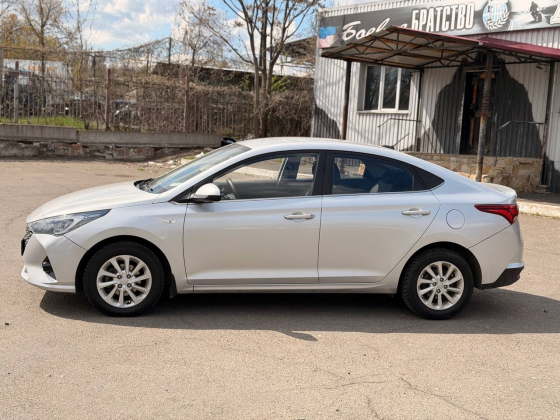 Продам Hyundai Solaris Донецк