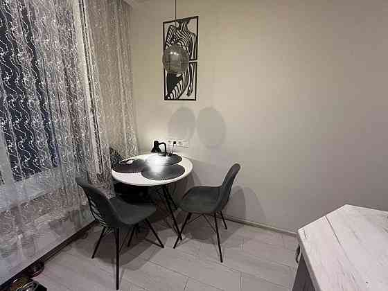 Сдается однокомнатная квартира с новым, качественным ремонтом в Ворошиловском районе Донецка по адр Донецк