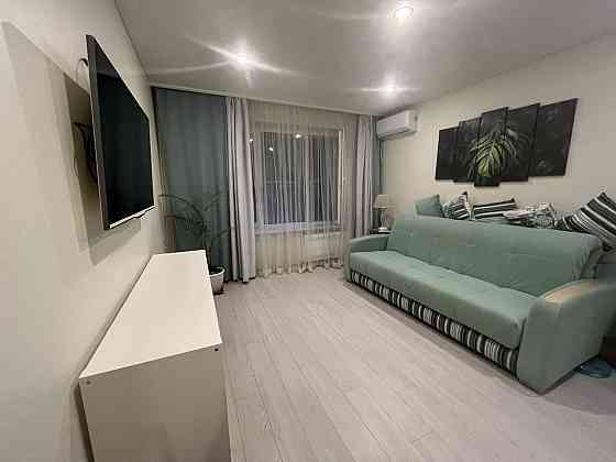 Сдается однокомнатная квартира с новым, качественным ремонтом в Ворошиловском районе Донецка по адр Донецк